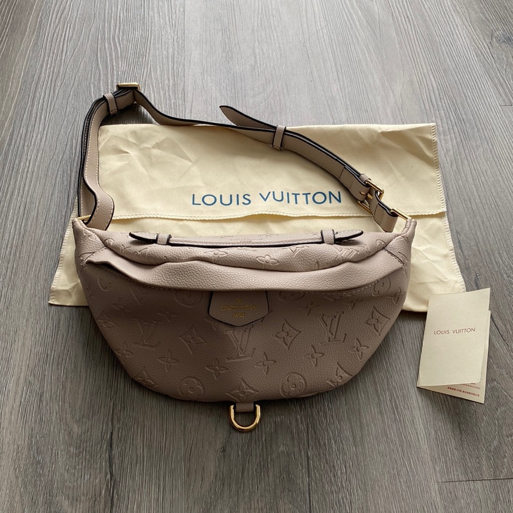 LOUIS VUITTON Bumbag CREAM Colour